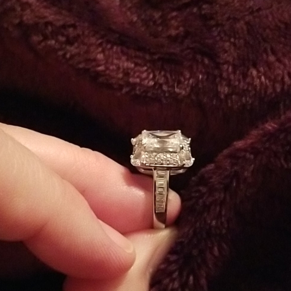 Ring - Picture 4 of 4